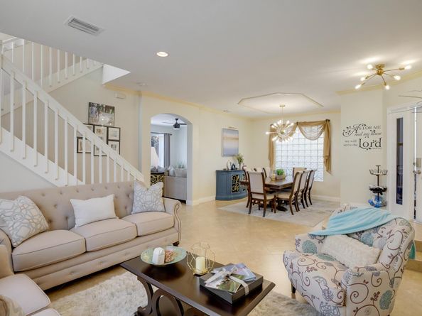 5482 Queenship Court, Greenacres FL 33463
