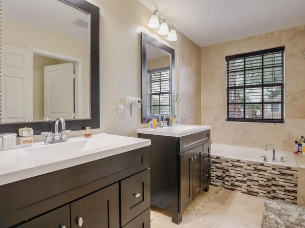 5482 Queenship Court, Greenacres FL 33463