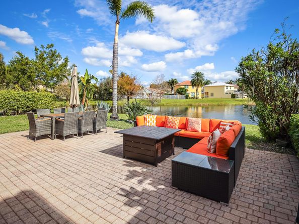 5482 Queenship Court, Greenacres FL 33463