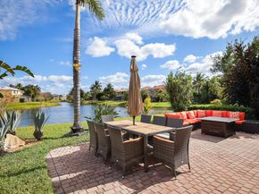 5482 Queenship Court, Greenacres FL 33463