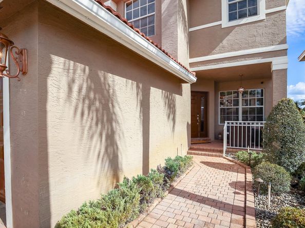 5482 Queenship Court, Greenacres FL 33463