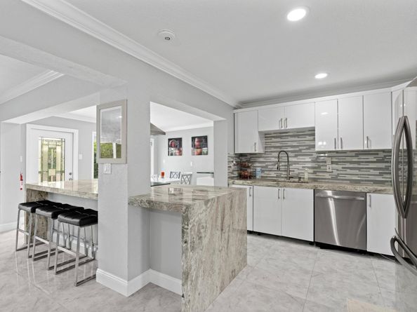 8 SE 8th Avenue, Deerfield Beach FL 33441