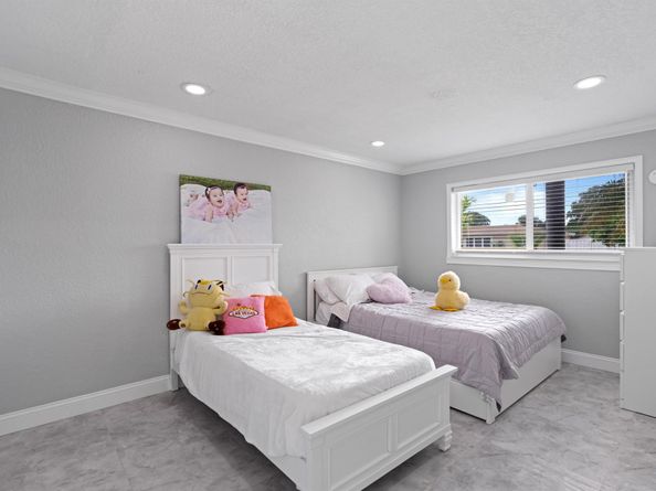 8 SE 8th Avenue, Deerfield Beach FL 33441