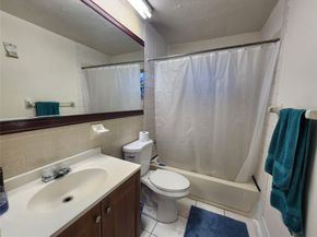 5713 NW 70th Ter, Tamarac FL 33321