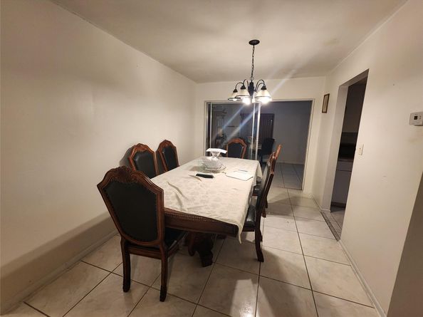 5713 NW 70th Ter, Tamarac FL 33321