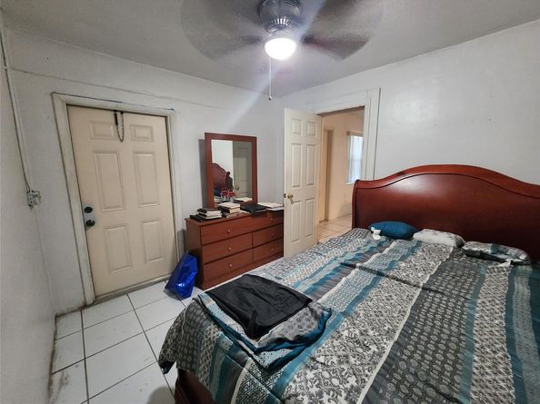 5713 NW 70th Ter, Tamarac FL 33321