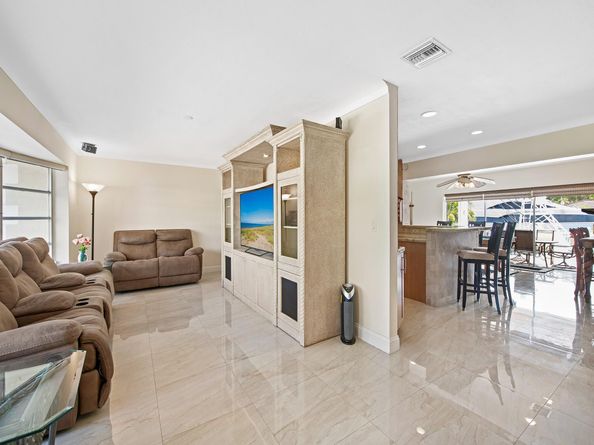 57 Castle Harbor Is, Fort Lauderdale FL 33308