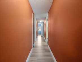 225 Wimbledon Lake Dr 225, Plantation FL 33324