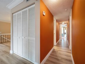 225 Wimbledon Lake Dr 225, Plantation FL 33324