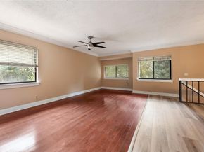 225 Wimbledon Lake Dr 225, Plantation FL 33324