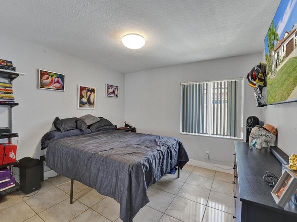 16255 SW 2nd Dr, Pembroke Pines FL 33027