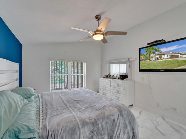 16255 SW 2nd Dr, Pembroke Pines FL 33027