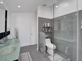 16255 SW 2nd Dr, Pembroke Pines FL 33027