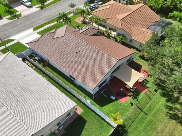 16255 SW 2nd Dr, Pembroke Pines FL 33027
