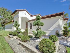 16255 SW 2nd Dr, Pembroke Pines FL 33027