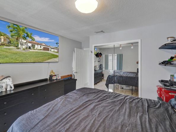 16255 SW 2nd Dr, Pembroke Pines FL 33027