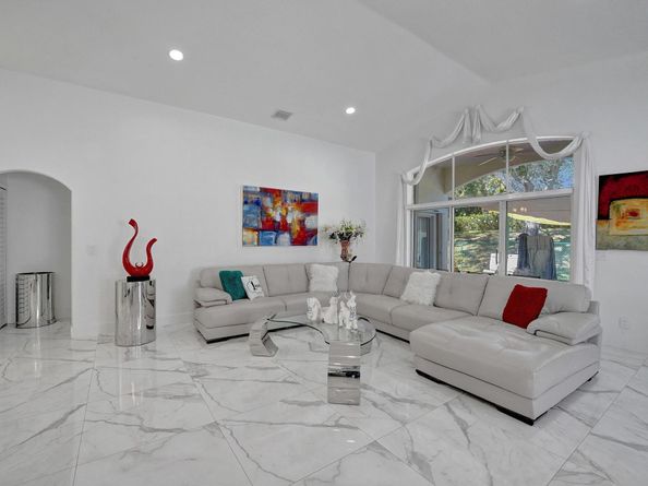 16255 SW 2nd Dr, Pembroke Pines FL 33027