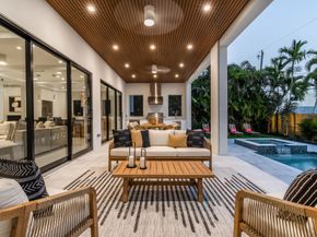 258 33rd Court, West Palm Beach FL 33407