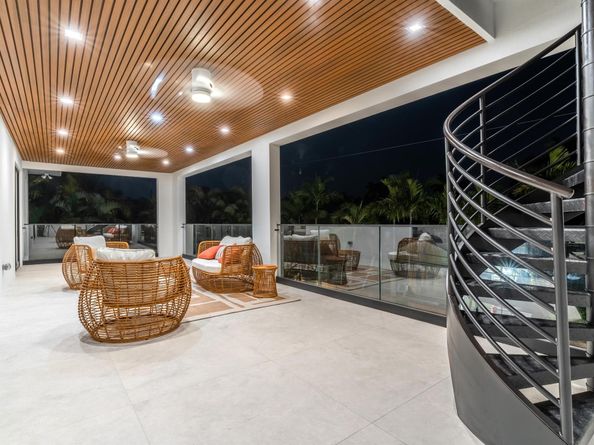 258 33rd Court, West Palm Beach FL 33407