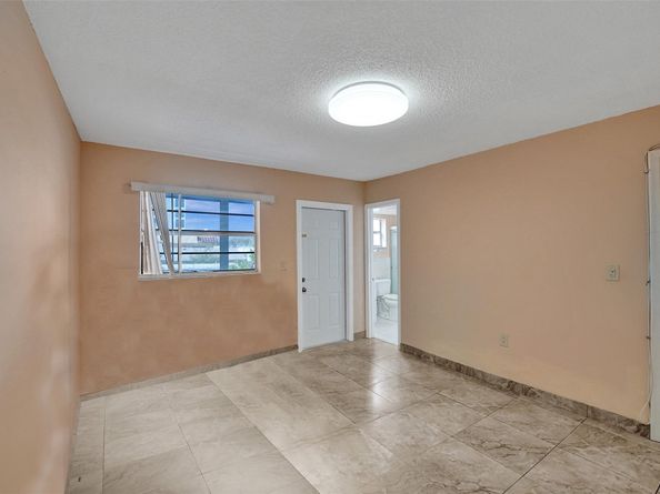 2010 Fillmore St 202, Hollywood FL 33020