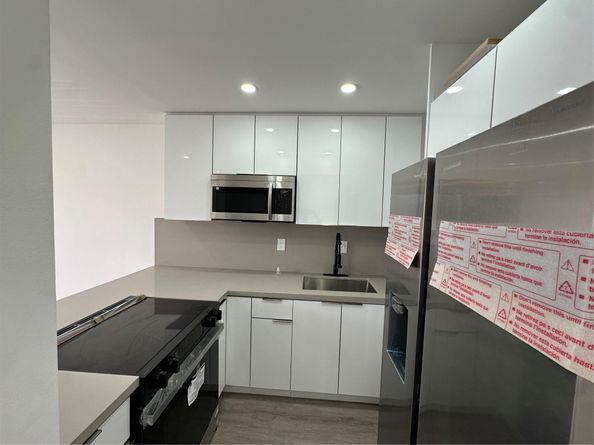 9061 Sunrise Lakes Blvd 212, Sunrise FL 33322