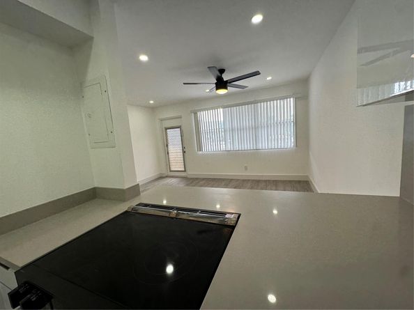 9061 Sunrise Lakes Blvd 212, Sunrise FL 33322
