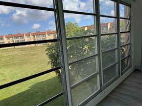 9061 Sunrise Lakes Blvd 212, Sunrise FL 33322
