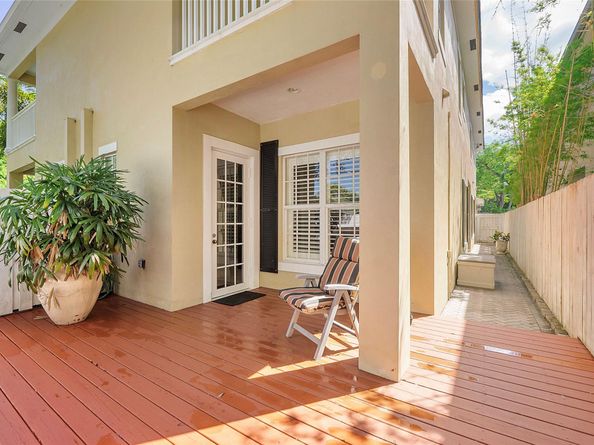 423 SW 16th St, Fort Lauderdale FL 33315