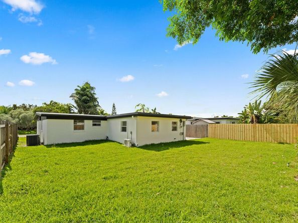 3797 Bahama Road, Palm Beach Gardens FL 33410