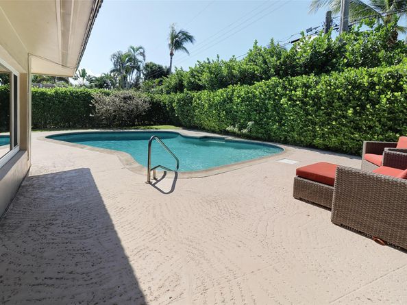 2517 NE 26th Ter, Fort Lauderdale FL 33305