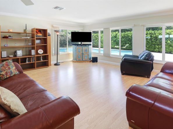2517 NE 26th Ter, Fort Lauderdale FL 33305