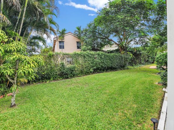 5285 NW 117th Ave, Coral Springs FL 33076