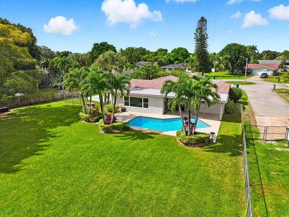 166 Alcazar Street, Royal Palm Beach FL 33411