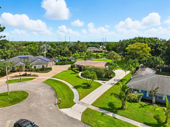 166 Alcazar Street, Royal Palm Beach FL 33411