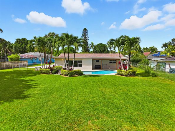166 Alcazar Street, Royal Palm Beach FL 33411