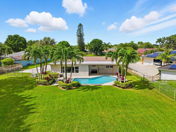 166 Alcazar Street, Royal Palm Beach FL 33411
