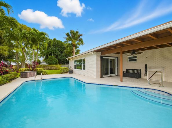 166 Alcazar Street, Royal Palm Beach FL 33411