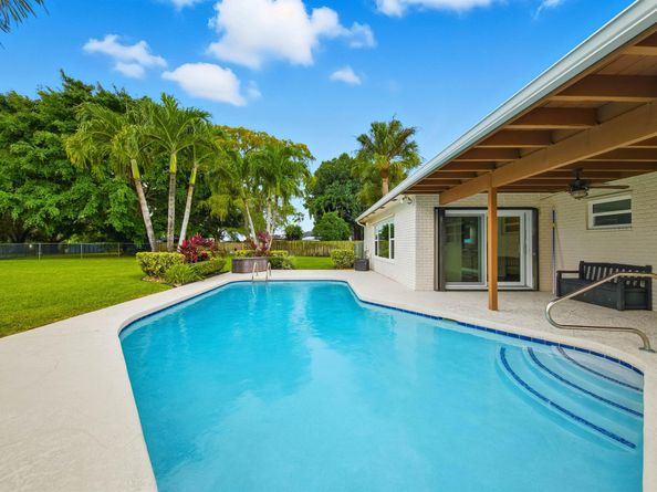 166 Alcazar Street, Royal Palm Beach FL 33411
