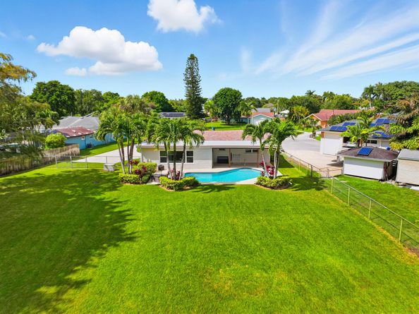 166 Alcazar Street, Royal Palm Beach FL 33411