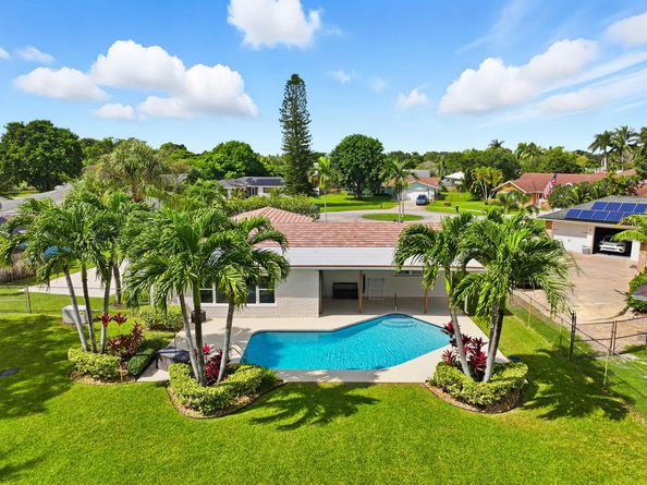 166 Alcazar Street, Royal Palm Beach FL 33411