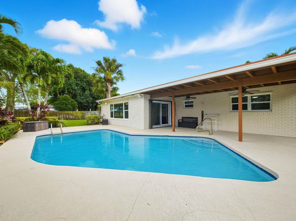 166 Alcazar Street, Royal Palm Beach FL 33411