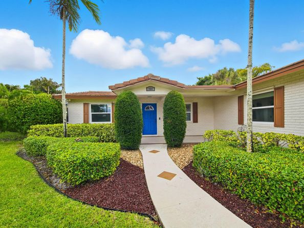 166 Alcazar Street, Royal Palm Beach FL 33411