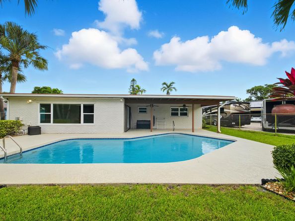 166 Alcazar Street, Royal Palm Beach FL 33411