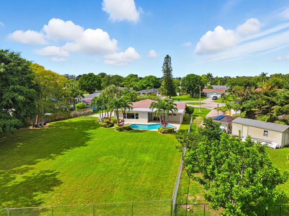 166 Alcazar Street, Royal Palm Beach FL 33411