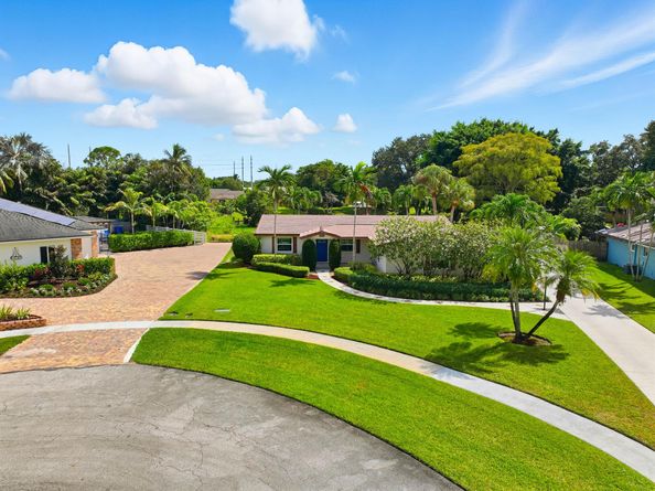 166 Alcazar Street, Royal Palm Beach FL 33411