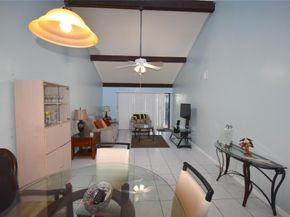 1713 NW 73rd Ave 34, Plantation FL 33313