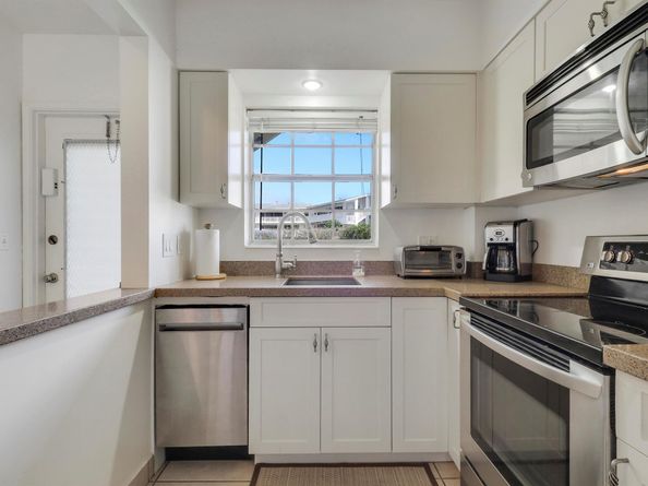 298 SE 6th Avenue 6, Pompano Beach FL 33060