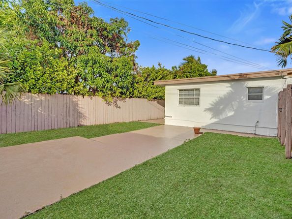 16920 NW 53rd Ave, Miami Gardens FL 33055