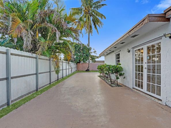 16920 NW 53rd Ave, Miami Gardens FL 33055