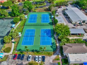 5785 Fairway Park Court 204, Boynton Beach FL 33437